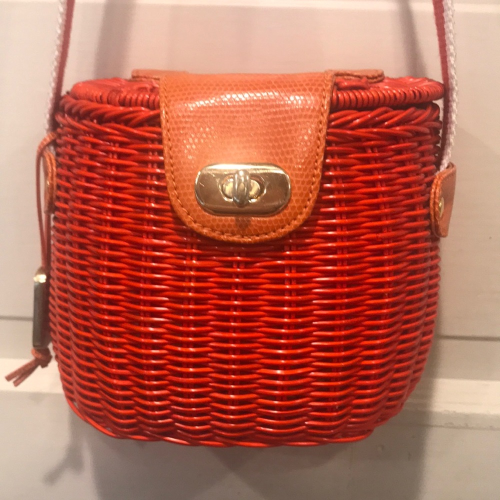 Maggi B Beautiful Shoulder Basket Bag - Picture 2 of 11